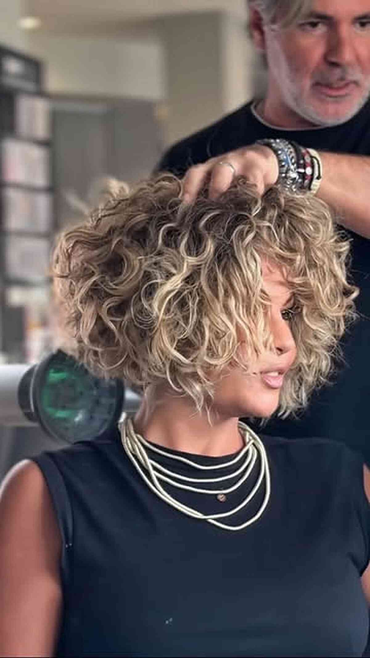 Bob bouclé à la mâchoire :50 looks époustouflants et conseils de style 