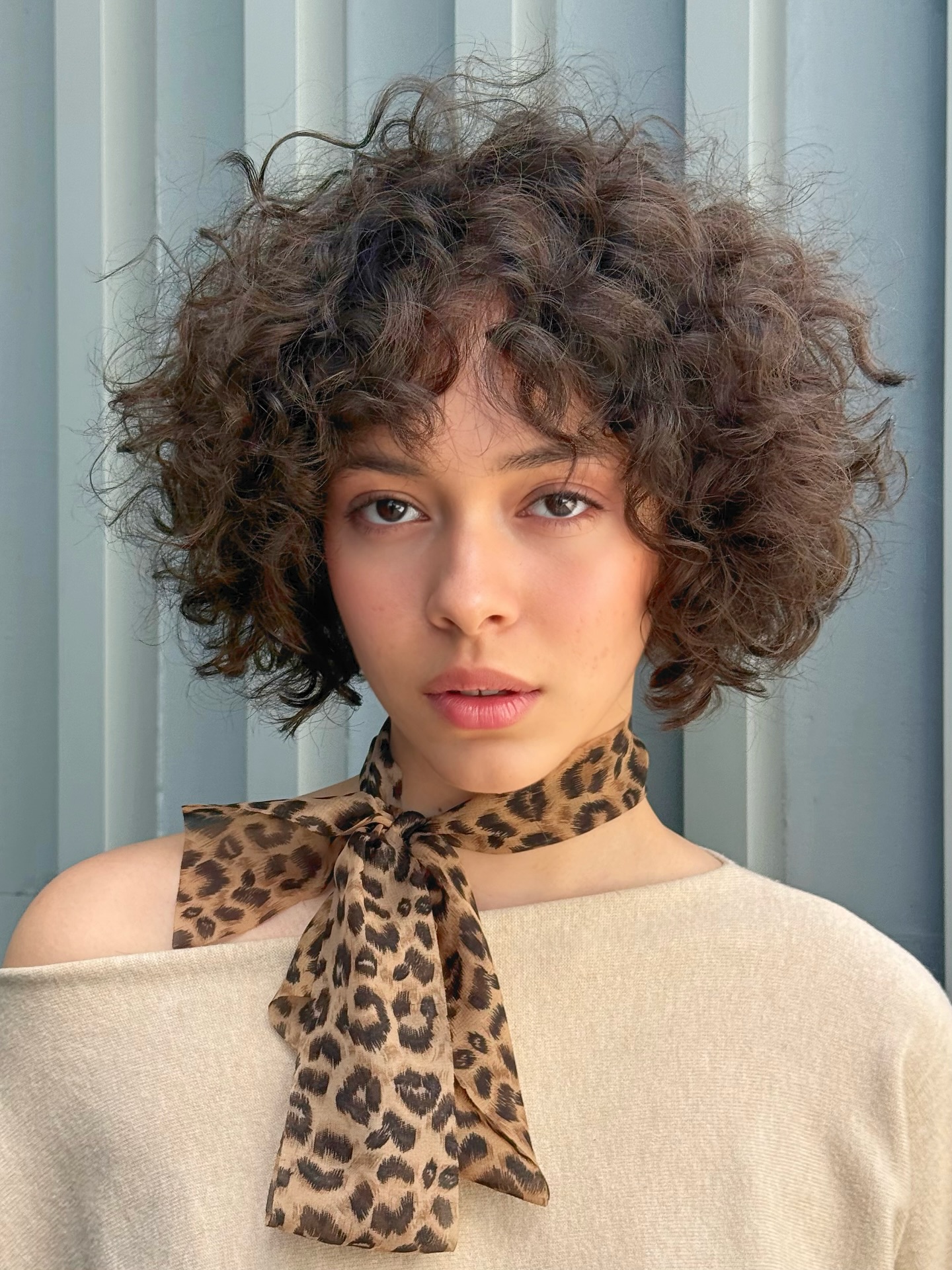 Bob bouclé à la mâchoire :50 looks époustouflants et conseils de style 