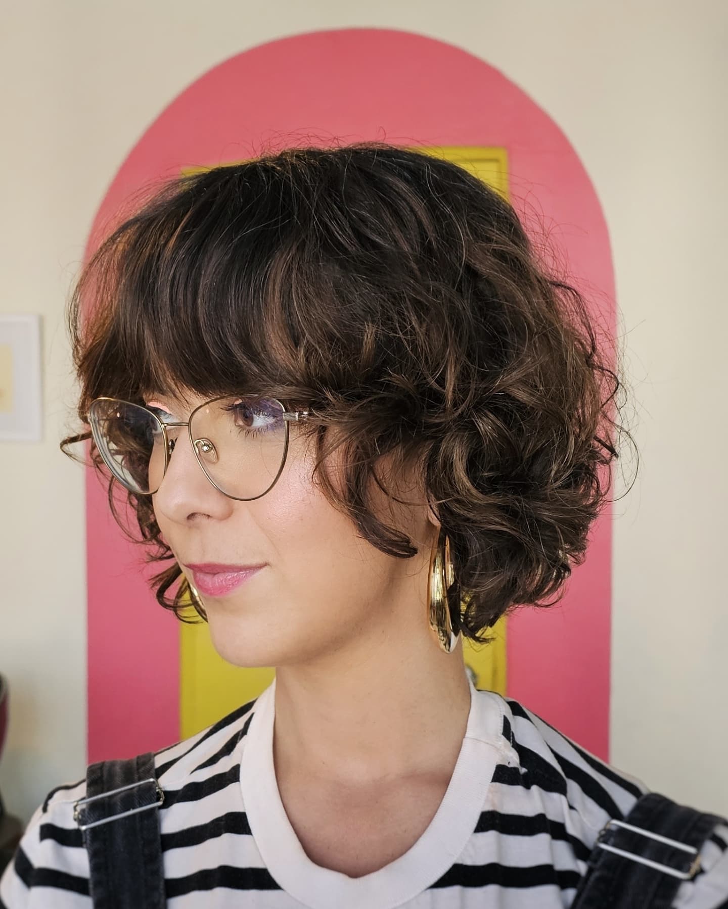 Bob bouclé à la mâchoire :50 looks époustouflants et conseils de style 