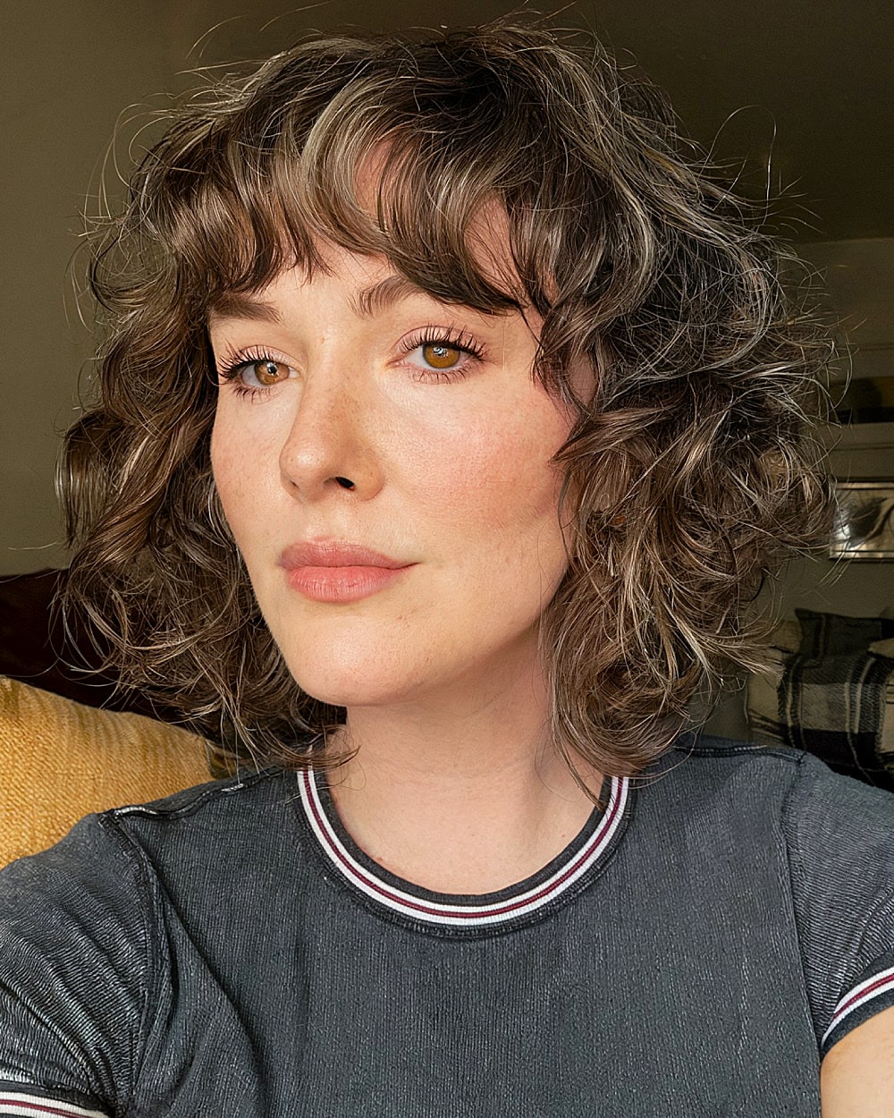 Styles de cheveux bouclés sans effort : 21+ idées pour 2026 
