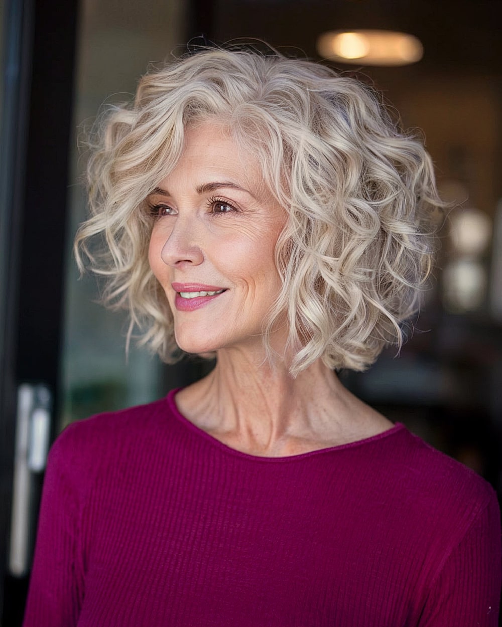 Meilleurs styles de Bob bouclés pour les femmes de plus de 50 ans en 2026