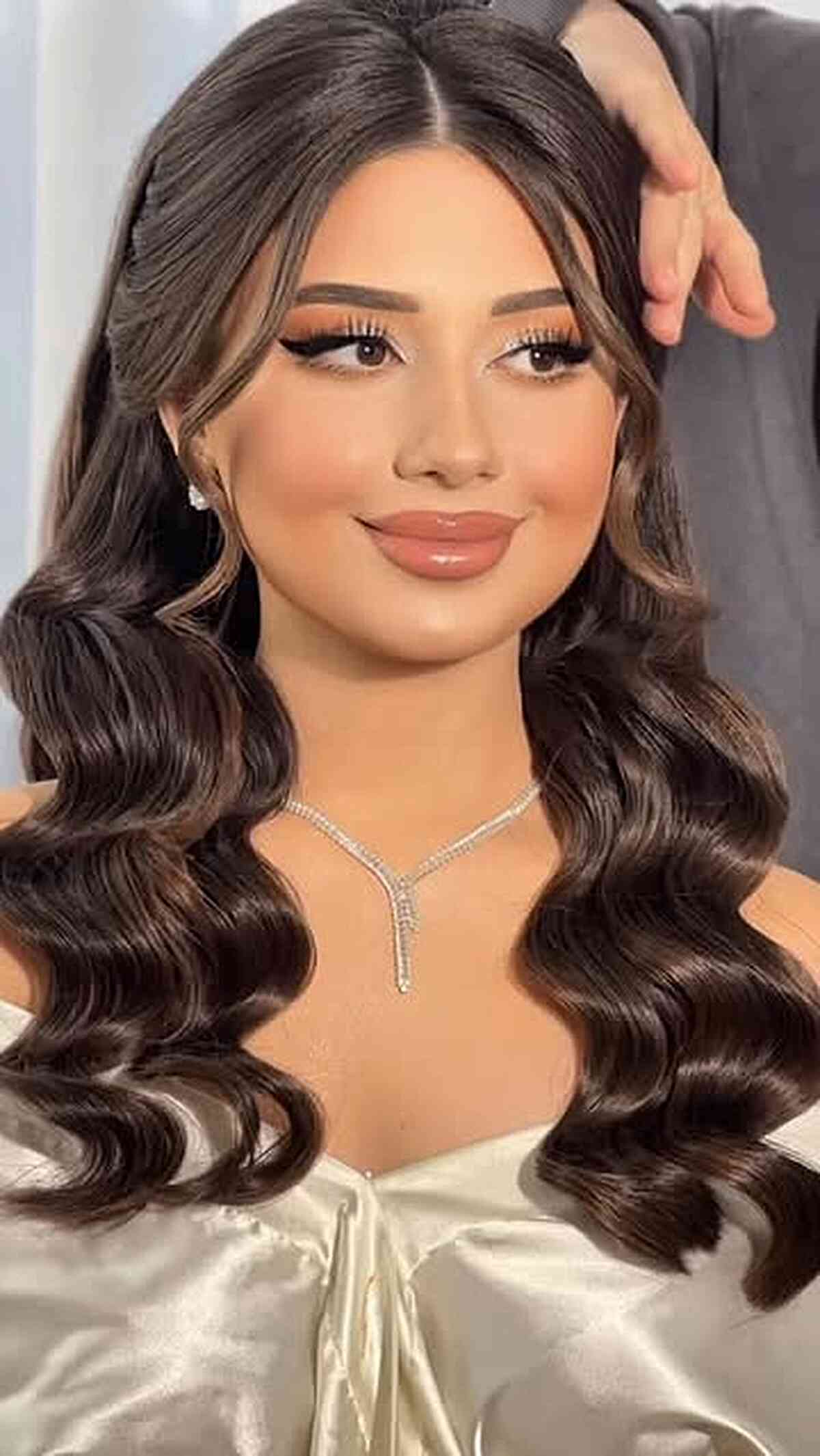 Hollywood Waves :28 styles époustouflants pour les occasions spéciales