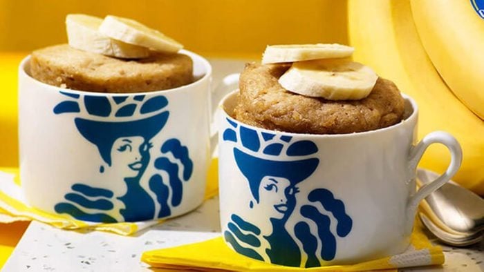 Receita rápida e fácil de pão de banana no micro-ondas (pronta em minutos!)