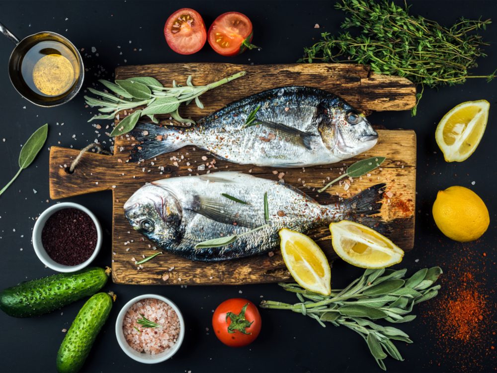 Top Omega-3 rijke vis:een uitgebreide gids voor de gezondheid van het hart 