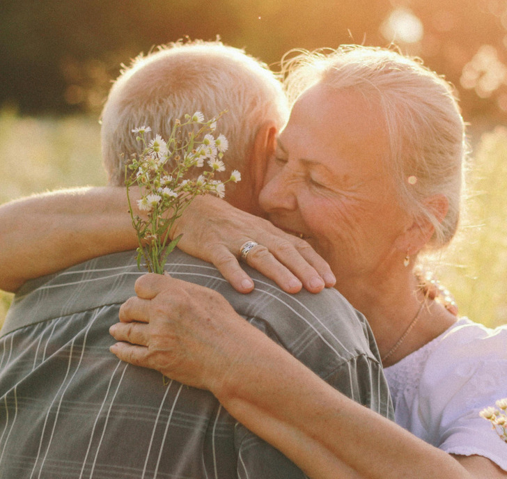 Amor desconhecido:histórias comoventes de casais tranquilos e duradouros 