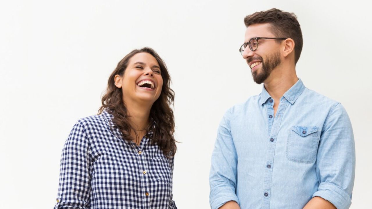 180 blagues drôles pour charmer votre béguin et établir une connexion 
