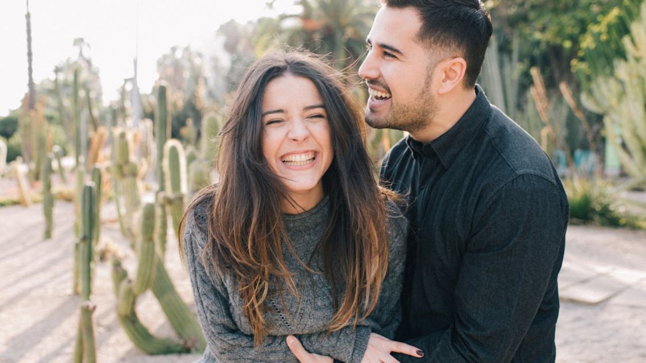 180 blagues drôles pour charmer votre béguin et établir une connexion 