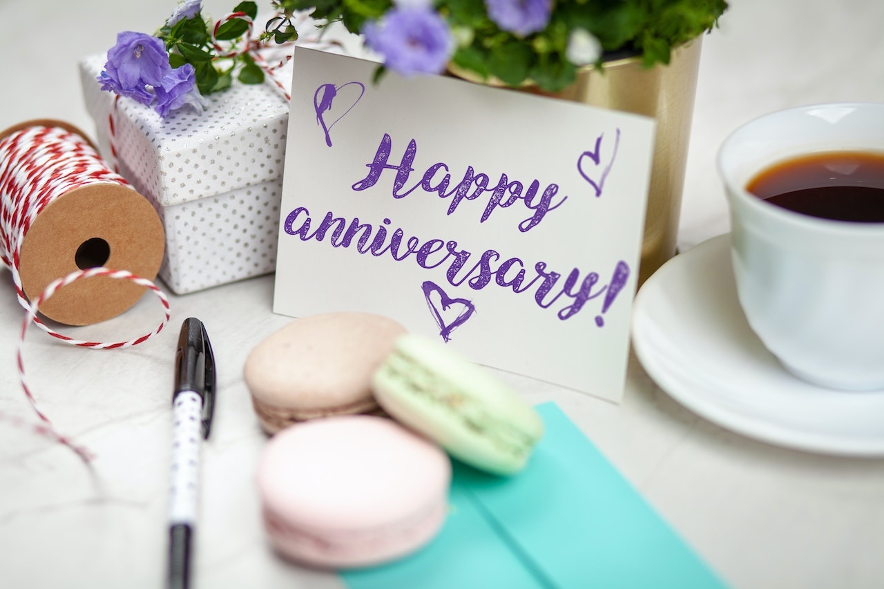 Souhaits d anniversaire :plus de 100 messages sincères pour chaque couple