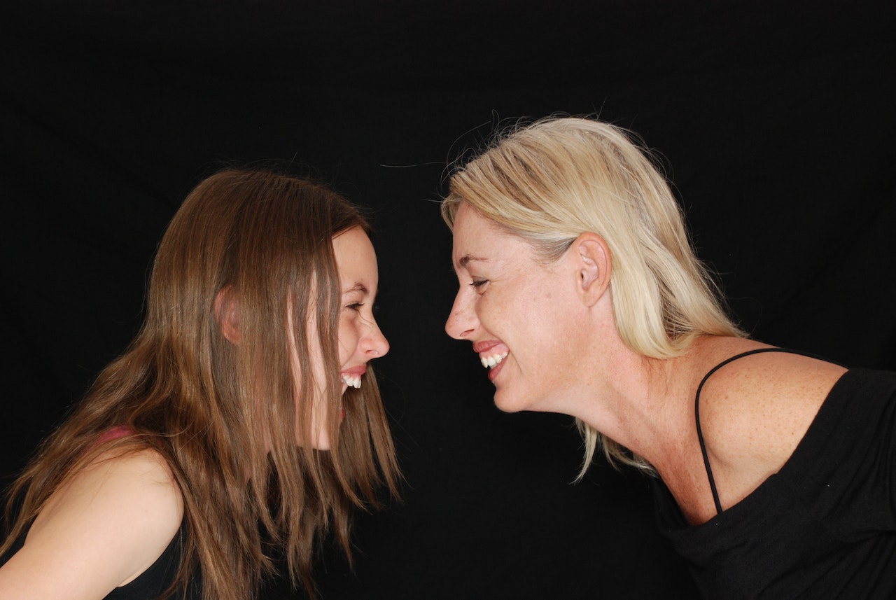 Compreendendo a dinâmica complexa do conflito mãe-filha 