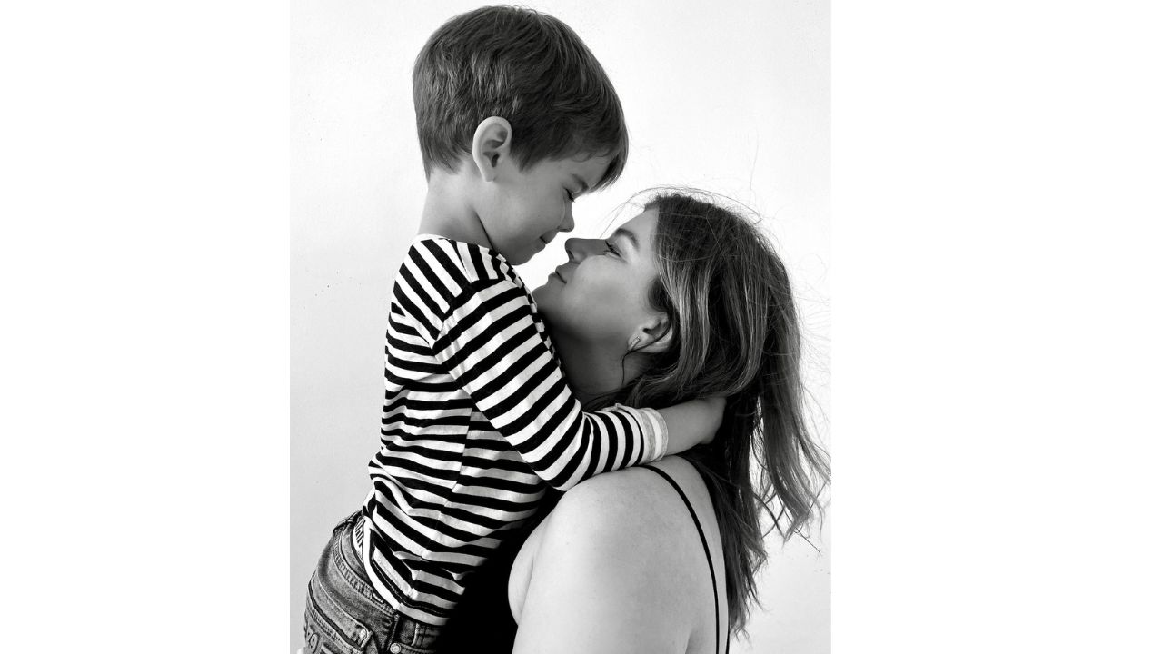O vínculo duradouro:explorando o relacionamento único entre mãe e filho 