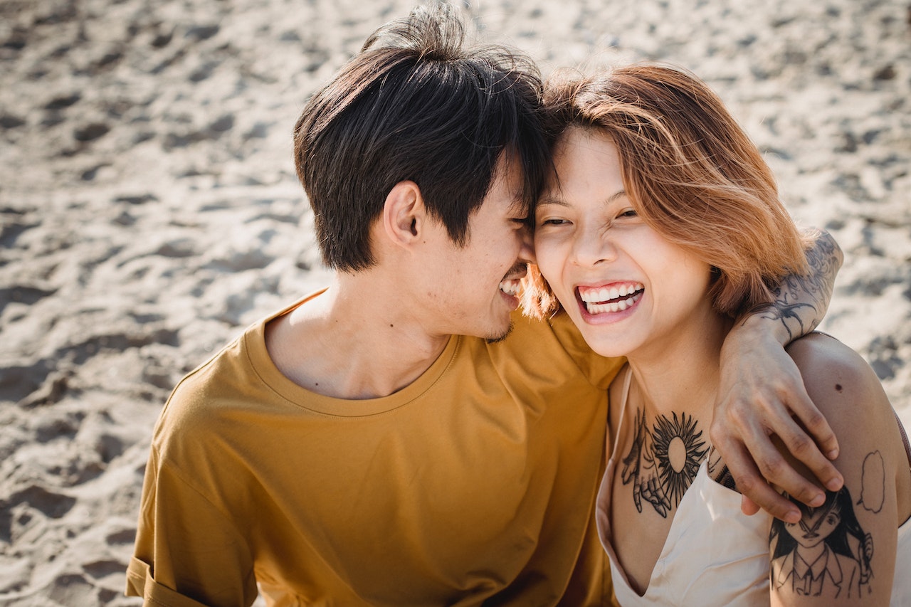 151 Ehewitze:Stärken Sie die Verbindung und das Lachen in Ihrer Beziehung 