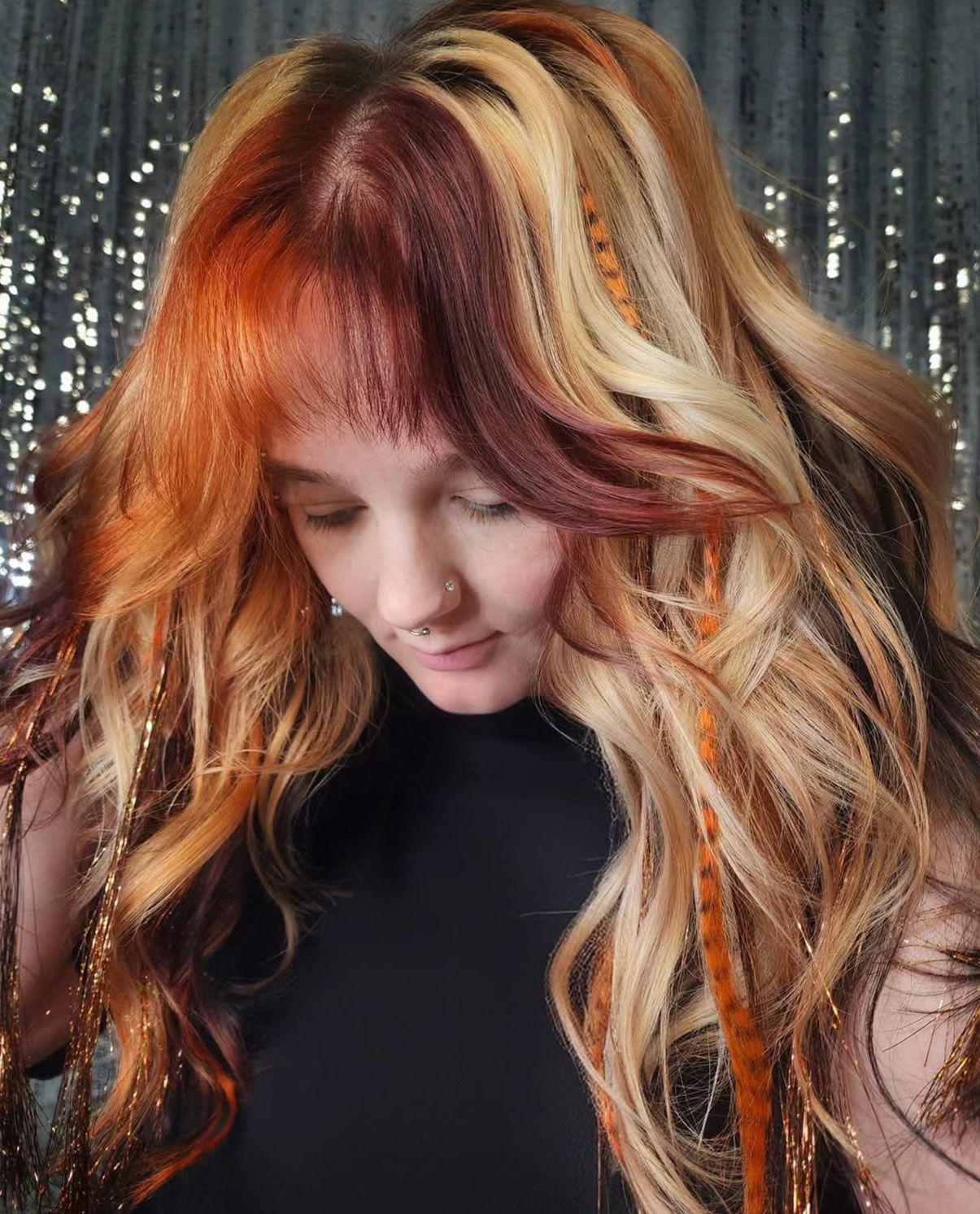 Calico Hair :la tendance des couleurs audacieuses qui envahit l’été 2024 