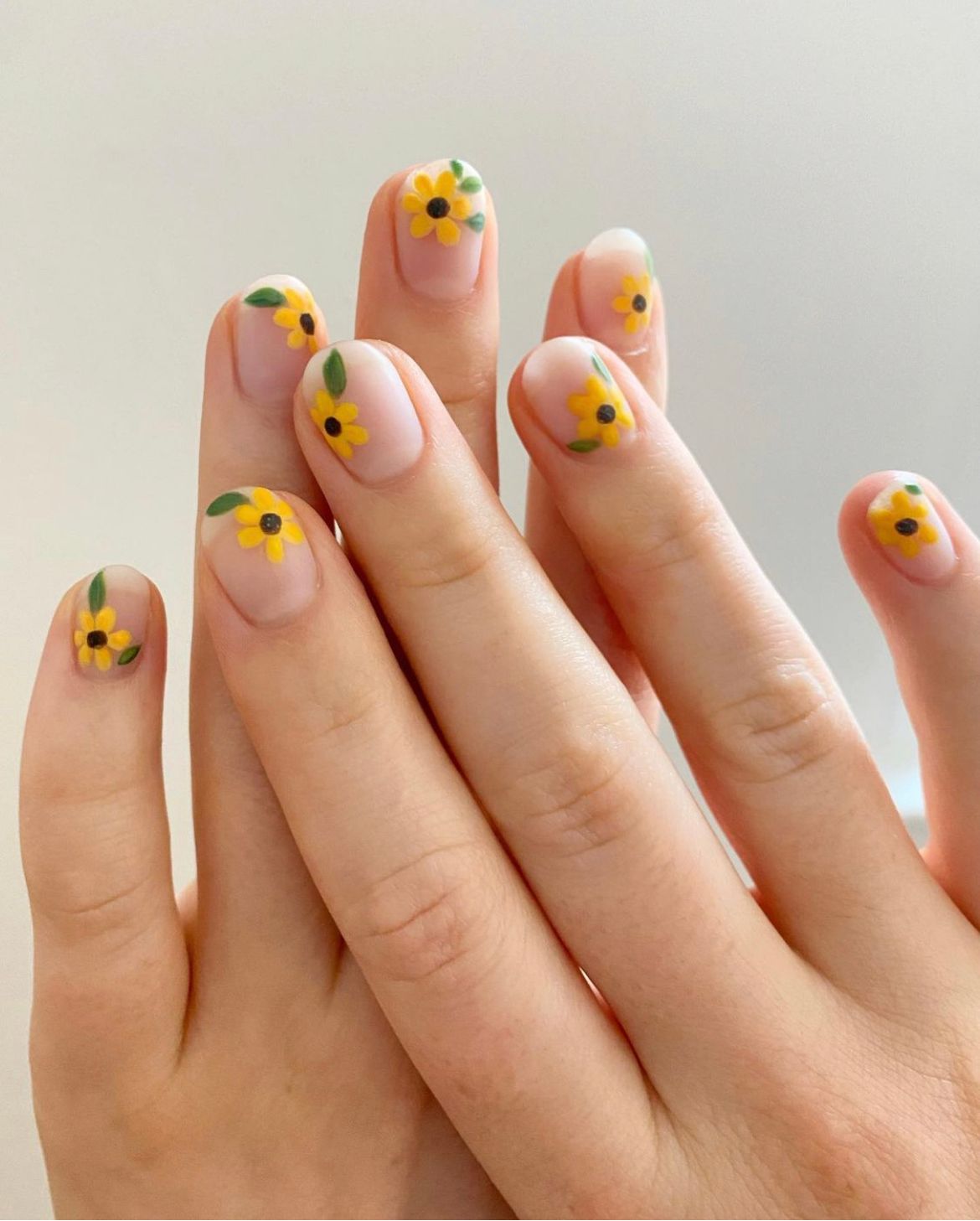 Unhas de girassol:a tendência mais quente de manicure de verão 