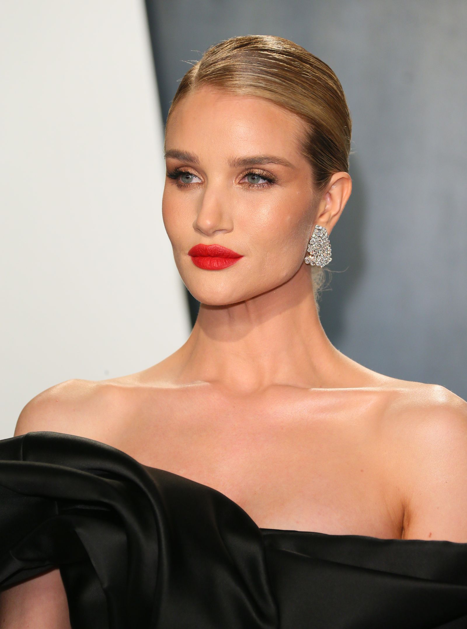 Cabelo penteado para trás:como dominar a tendência duradoura em 2026 