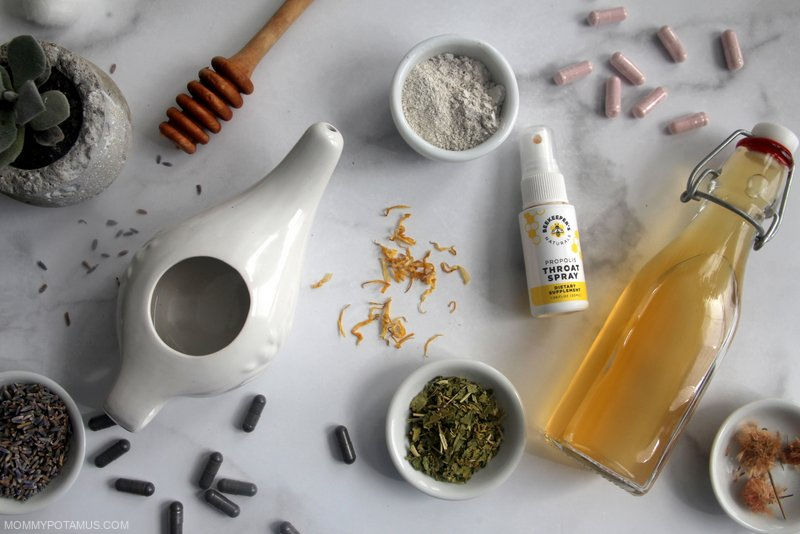 Trousse de premiers soins essentielle à domicile et remèdes naturels pour les familles 